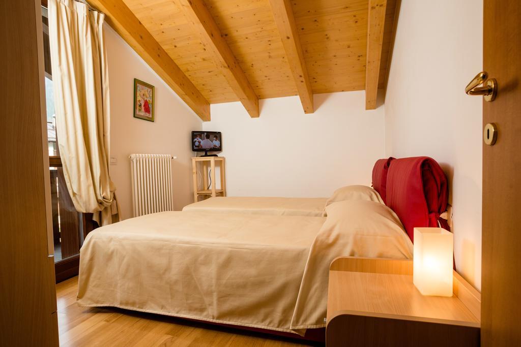 Residence Rta La Rosa Delle Dolomiti Carisolo Pokój zdjęcie