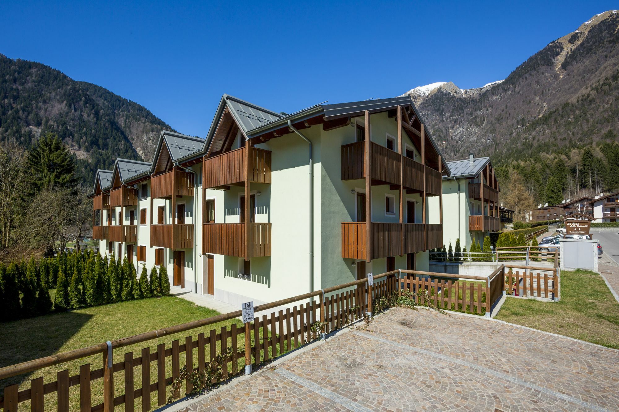 Residence Rta La Rosa Delle Dolomiti Carisolo Zewnętrze zdjęcie